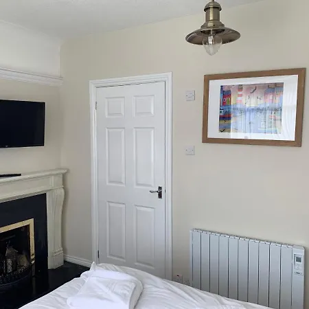 Holly Trees Bed & Breakfast Seahouses Exterior photo